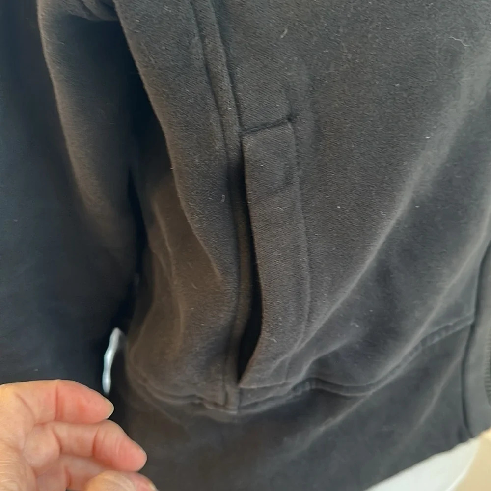 Lululemon Cropped Black Hoody, Size 6, Like New - Picture 7 of 8